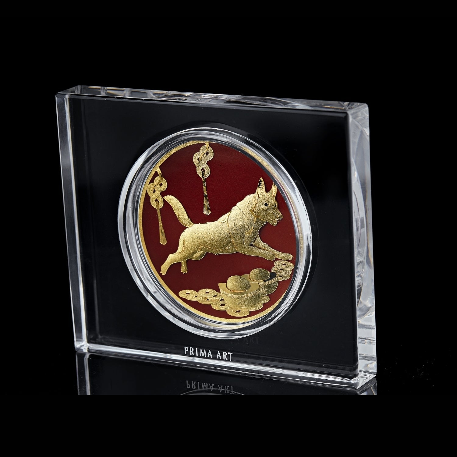 DGS-0029-04 Golden Dog Brings Luck in Paperweight Acryllic 12 x 10 cm