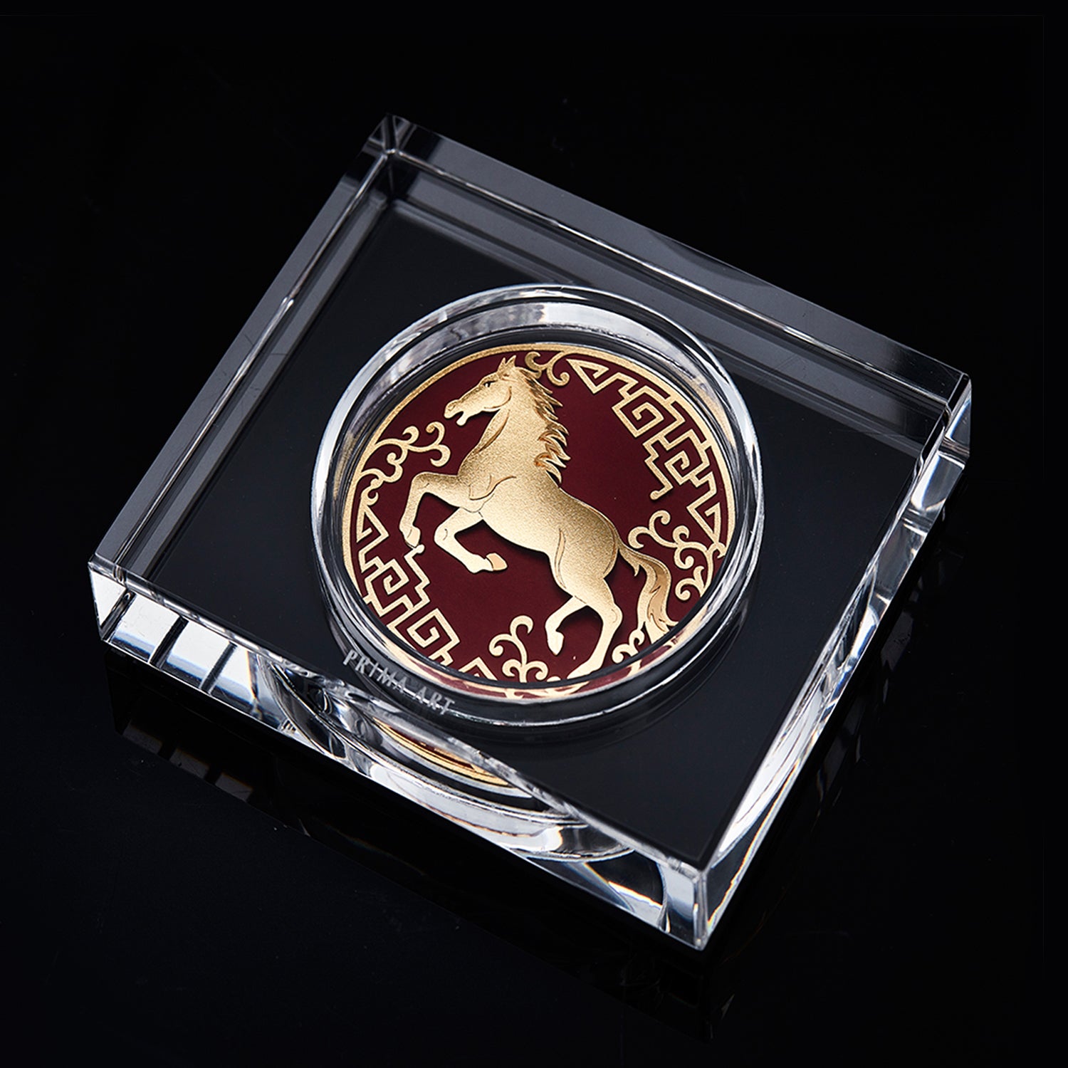 DGS002902 Precious Horse Symbol in Paperweight 12x10 cm
